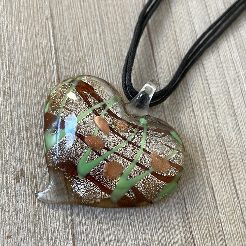 Glass heart-shaped pendant necklace